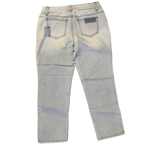 Indigo Thread Co Jeans Womens Size 2 Camo Patch Light Wash Stretch Denim Capri - Picture 3 of 7